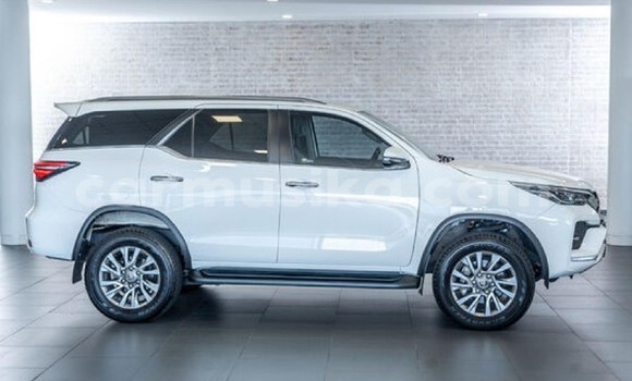 Acheter Occasion Voiture Toyota Fortuner Blanc à Harare, Harare Acheter Occasion Voiture Toyota Fortuner Blanc à Harare, Harare
