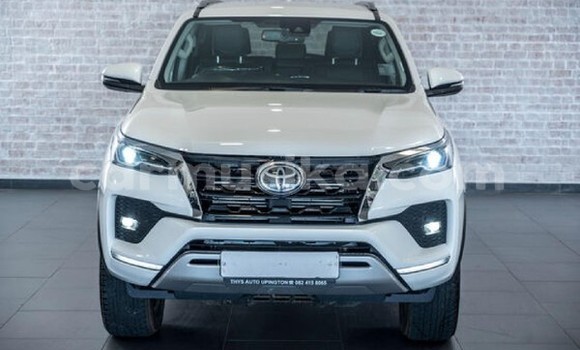Acheter Occasion Voiture Toyota Fortuner Blanc à Harare, Harare Acheter Occasion Voiture Toyota Fortuner Blanc à Harare, Harare