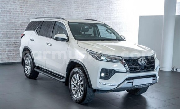 Acheter Occasion Voiture Toyota Fortuner Blanc à Harare, Harare Acheter Occasion Voiture Toyota Fortuner Blanc à Harare, Harare