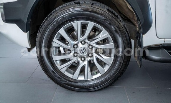 Acheter Occasion Voiture Toyota Hilux Blanc à Belvédère, Harare Acheter Occasion Voiture Toyota Hilux Blanc à Belvédère, Harare