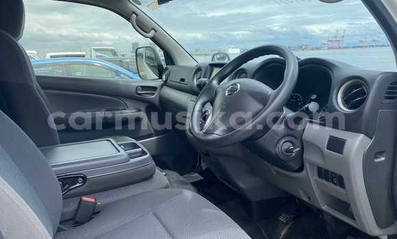 Acheter Occasion Voiture Nissan Caravan Blanc à Beitbridge, Matabeleland South Acheter Occasion Voiture Nissan Caravan Blanc à Beitbridge, Matabeleland South