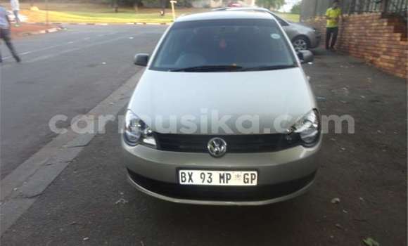 Acheter Occasion Voiture Volkswagen Polo Gris à Beitbridge, Matabeleland South Acheter Occasion Voiture Volkswagen Polo Gris à Beitbridge, Matabeleland South