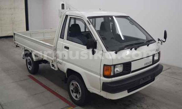 Buy Used Toyota LITEACE White Truck in Beitbridge in Matabeleland South