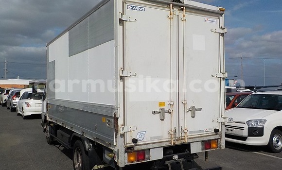 Nunua Ilio tumika Mitsubishi Canter Nyeupe Lori ndani ya Beitbridge nchini Matabeleland Kusini Nunua Ilio tumika Mitsubishi Canter Nyeupe Lori ndani ya Beitbridge nchini Matabeleland Kusini