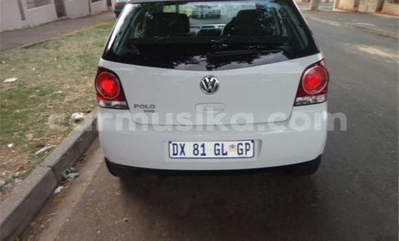 Nunua Ilio tumika Volkswagen Polo Nyeupe Gari ndani ya Beitbridge nchini Matabeleland Kusini Nunua Ilio tumika Volkswagen Polo Nyeupe Gari ndani ya Beitbridge nchini Matabeleland Kusini