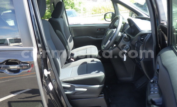 Tenga Tsaru Toyota Voxy Nhema Mota in Beitbridge in Matabeleland South Tenga Tsaru Toyota Voxy Nhema Mota in Beitbridge in Matabeleland South