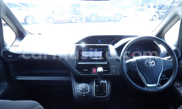 Tenga Tsaru Toyota Voxy Nhema Mota in Beitbridge in Matabeleland South Tenga Tsaru Toyota Voxy Nhema Mota in Beitbridge in Matabeleland South