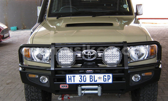 Acheter Occasion Voiture Toyota Land Cruiser Marron à Beitbridge, Matabeleland South Acheter Occasion Voiture Toyota Land Cruiser Marron à Beitbridge, Matabeleland South