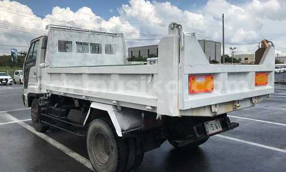 Acheter Occasion Utilitaire Isuzu Elf Blanc à Beitbridge, Matabeleland South Acheter Occasion Utilitaire Isuzu Elf Blanc à Beitbridge, Matabeleland South
