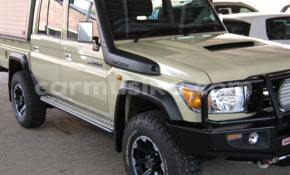 Acheter Occasion Voiture Toyota Land Cruiser Marron à Beitbridge, Matabeleland South Acheter Occasion Voiture Toyota Land Cruiser Marron à Beitbridge, Matabeleland South