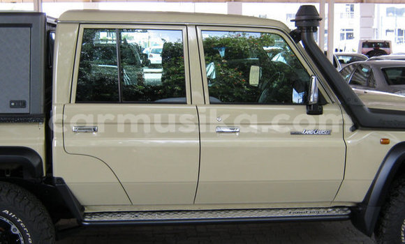 Acheter Occasion Voiture Toyota Land Cruiser Marron à Beitbridge, Matabeleland South Acheter Occasion Voiture Toyota Land Cruiser Marron à Beitbridge, Matabeleland South