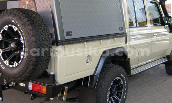 Acheter Occasion Voiture Toyota Land Cruiser Marron à Beitbridge, Matabeleland South Acheter Occasion Voiture Toyota Land Cruiser Marron à Beitbridge, Matabeleland South