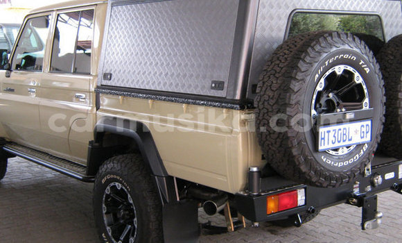Acheter Occasion Voiture Toyota Land Cruiser Marron à Beitbridge, Matabeleland South Acheter Occasion Voiture Toyota Land Cruiser Marron à Beitbridge, Matabeleland South