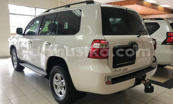 Acheter Occasion Voiture Toyota Land Cruiser Prado Blanc à Beitbridge, Matabeleland South Acheter Occasion Voiture Toyota Land Cruiser Prado Blanc à Beitbridge, Matabeleland South