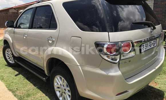 Acheter Occasion Voiture Toyota Fortuner Beige à Beitbridge, Matabeleland South Acheter Occasion Voiture Toyota Fortuner Beige à Beitbridge, Matabeleland South