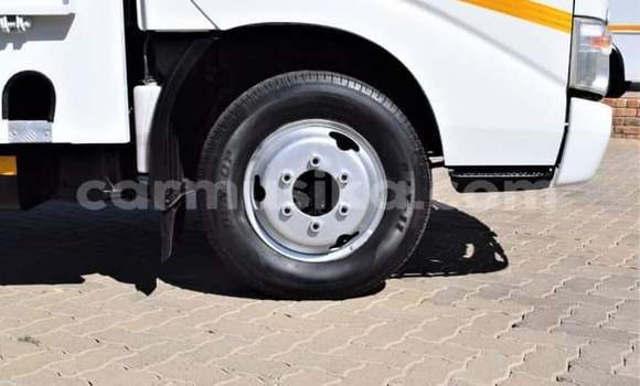 Buy Used Toyota Dyna White Car in Beitbridge in Matabeleland South Buy Used Toyota Dyna White Car in Beitbridge in Matabeleland South