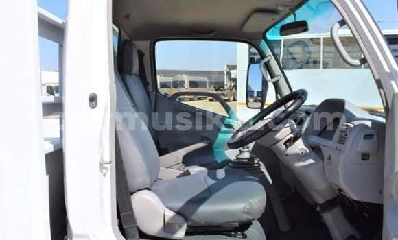 Buy Used Toyota Dyna White Car in Beitbridge in Matabeleland South Buy Used Toyota Dyna White Car in Beitbridge in Matabeleland South