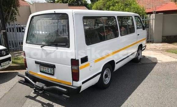 Acheter Occasion Voiture Toyota Hiace Blanc à Beitbridge, Matabeleland South Acheter Occasion Voiture Toyota Hiace Blanc à Beitbridge, Matabeleland South