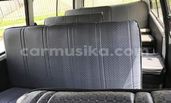 Acheter Occasion Voiture Toyota Hiace Blanc à Beitbridge, Matabeleland South Acheter Occasion Voiture Toyota Hiace Blanc à Beitbridge, Matabeleland South