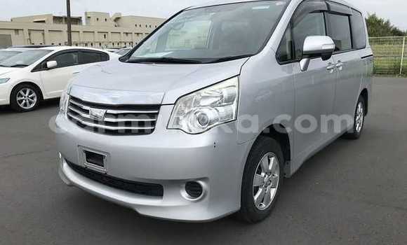 Nunua Ilio tumika Toyota Noah Fedha Gari ndani ya Beitbridge nchini Matabeleland Kusini Nunua Ilio tumika Toyota Noah Fedha Gari ndani ya Beitbridge nchini Matabeleland Kusini