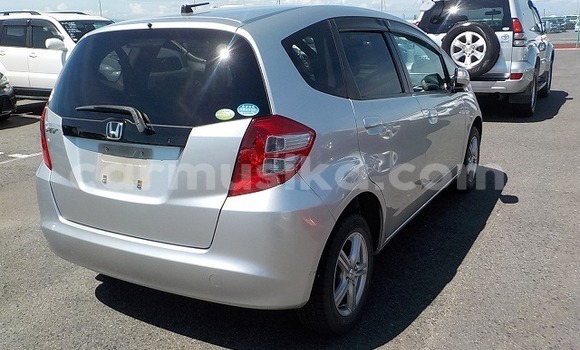 Nunua Ilio tumika Honda Fit Fedha Gari ndani ya Beitbridge nchini Matabeleland Kusini Nunua Ilio tumika Honda Fit Fedha Gari ndani ya Beitbridge nchini Matabeleland Kusini