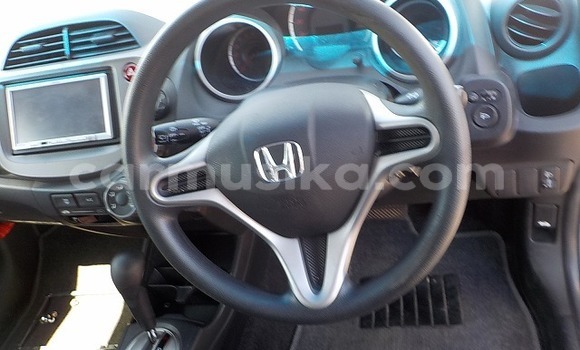 Nunua Ilio tumika Honda Fit Fedha Gari ndani ya Beitbridge nchini Matabeleland Kusini Nunua Ilio tumika Honda Fit Fedha Gari ndani ya Beitbridge nchini Matabeleland Kusini