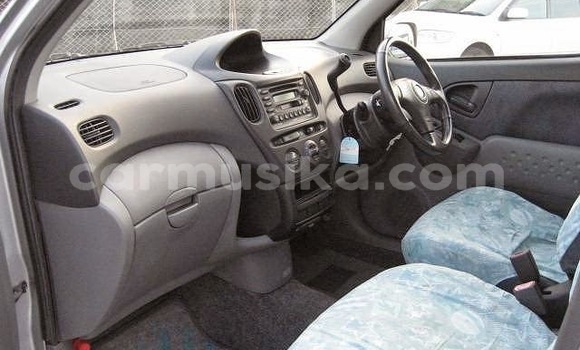 Acheter Occasion Voiture Toyota FunCargo Autre à Beitbridge, Matabeleland South Acheter Occasion Voiture Toyota FunCargo Autre à Beitbridge, Matabeleland South