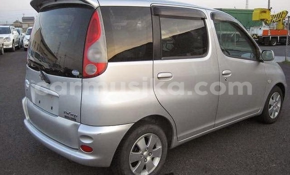 Acheter Occasion Voiture Toyota FunCargo Autre à Beitbridge, Matabeleland South Acheter Occasion Voiture Toyota FunCargo Autre à Beitbridge, Matabeleland South