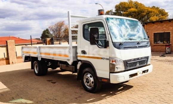 Acheter Occasion Utilitaire Mitsubishi Fuso Blanc à Beitbridge, Matabeleland South Acheter Occasion Utilitaire Mitsubishi Fuso Blanc à Beitbridge, Matabeleland South