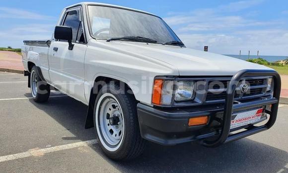 Nunua Ilio tumika Toyota Hilux Nyeupe Gari ndani ya Beitbridge nchini Matabeleland Kusini