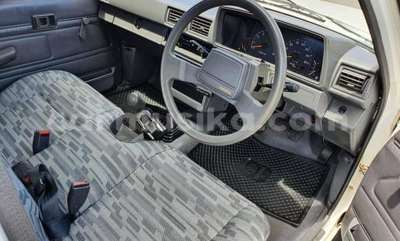 Buy Used Toyota Hilux White Car in Beitbridge in Matabeleland South Buy Used Toyota Hilux White Car in Beitbridge in Matabeleland South