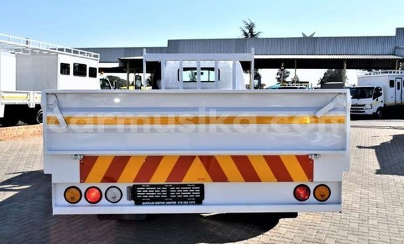 Acheter Occasion Utilitaire Toyota Dyna Blanc à Beitbridge, Matabeleland South Acheter Occasion Utilitaire Toyota Dyna Blanc à Beitbridge, Matabeleland South