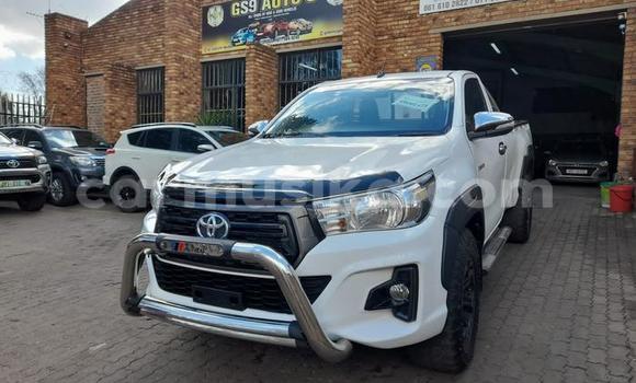 Nunua Ilio tumika Toyota Hilux Nyeupe Gari ndani ya Beitbridge nchini Matabeleland Kusini