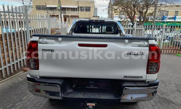 Acheter Occasion Voiture Toyota Hilux Blanc à Beitbridge, Matabeleland South Acheter Occasion Voiture Toyota Hilux Blanc à Beitbridge, Matabeleland South