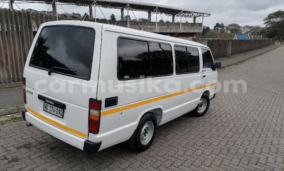 Buy Used Toyota Hilux White Car in Beitbridge in Matabeleland South Buy Used Toyota Hilux White Car in Beitbridge in Matabeleland South