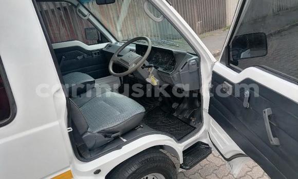 Buy Used Toyota Hilux White Car in Beitbridge in Matabeleland South Buy Used Toyota Hilux White Car in Beitbridge in Matabeleland South