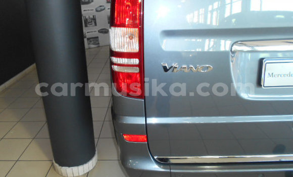 Acheter Occasion Voiture Mercedes‒Benz Viano Bleu à Beitbridge, Matabeleland South Acheter Occasion Voiture Mercedes‒Benz Viano Bleu à Beitbridge, Matabeleland South