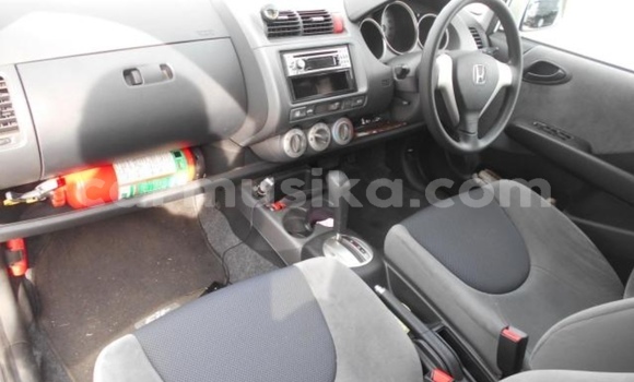 Nunua Ilio tumika Honda Fit Nyeupe Gari ndani ya Beitbridge nchini Matabeleland Kusini Nunua Ilio tumika Honda Fit Nyeupe Gari ndani ya Beitbridge nchini Matabeleland Kusini