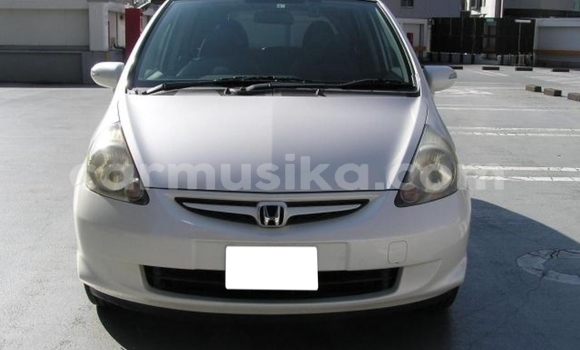 Nunua Ilio tumika Honda Fit Nyeupe Gari ndani ya Beitbridge nchini Matabeleland Kusini Nunua Ilio tumika Honda Fit Nyeupe Gari ndani ya Beitbridge nchini Matabeleland Kusini