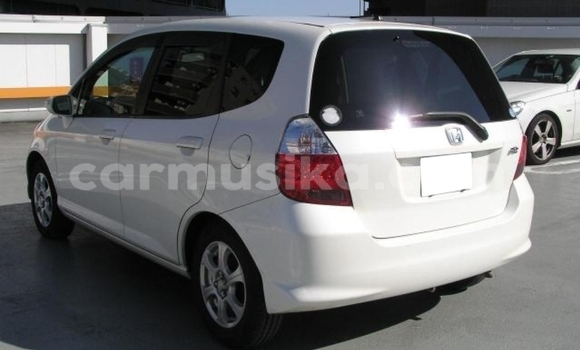 Nunua Ilio tumika Honda Fit Nyeupe Gari ndani ya Beitbridge nchini Matabeleland Kusini Nunua Ilio tumika Honda Fit Nyeupe Gari ndani ya Beitbridge nchini Matabeleland Kusini