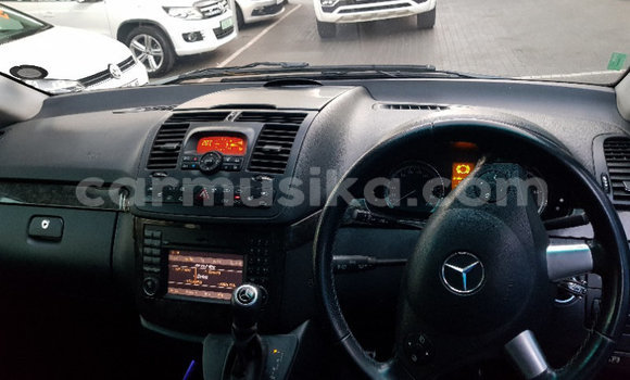 Nunua Ilio tumika Mercedes‒Benz Viano Fedha Gari ndani ya Beitbridge nchini Matabeleland Kusini Nunua Ilio tumika Mercedes‒Benz Viano Fedha Gari ndani ya Beitbridge nchini Matabeleland Kusini