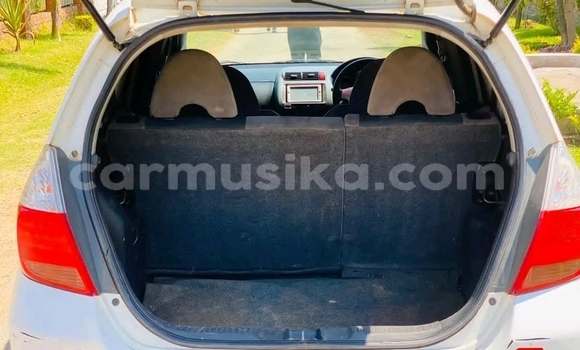 Acheter Occasion Voiture Honda Fit Blanc à Harare, Harare Acheter Occasion Voiture Honda Fit Blanc à Harare, Harare