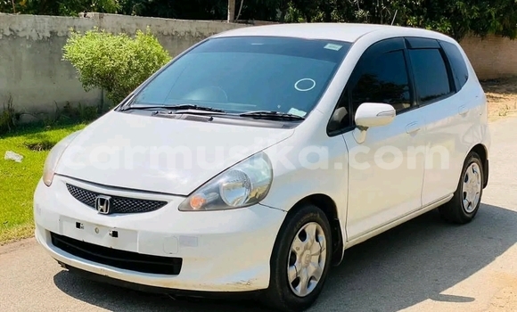 Acheter Occasion Voiture Honda Fit Blanc à Harare, Harare Acheter Occasion Voiture Honda Fit Blanc à Harare, Harare