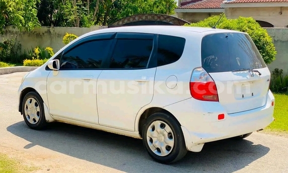 Acheter Occasion Voiture Honda Fit Blanc à Harare, Harare Acheter Occasion Voiture Honda Fit Blanc à Harare, Harare