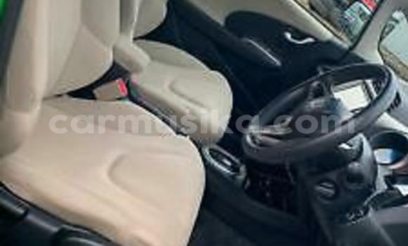 Acheter Occasion Voiture Honda Fit Beige à Beitbridge, Matabeleland South Acheter Occasion Voiture Honda Fit Beige à Beitbridge, Matabeleland South