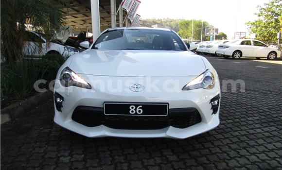 Acheter Occasion Voiture Toyota Sports 800 Blanc à Beitbridge, Matabeleland South Acheter Occasion Voiture Toyota Sports 800 Blanc à Beitbridge, Matabeleland South