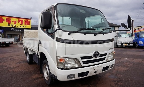 Acheter Occasion Utilitaire Toyota Dyna Blanc à Beitbridge, Matabeleland South Acheter Occasion Utilitaire Toyota Dyna Blanc à Beitbridge, Matabeleland South