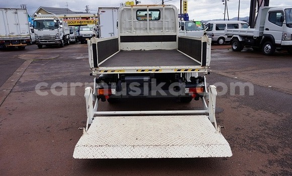 Acheter Occasion Utilitaire Toyota Dyna Blanc à Beitbridge, Matabeleland South Acheter Occasion Utilitaire Toyota Dyna Blanc à Beitbridge, Matabeleland South