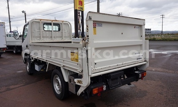 Acheter Occasion Utilitaire Toyota Dyna Blanc à Beitbridge, Matabeleland South Acheter Occasion Utilitaire Toyota Dyna Blanc à Beitbridge, Matabeleland South