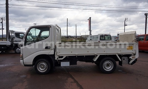 Acheter Occasion Utilitaire Toyota Dyna Blanc à Beitbridge, Matabeleland South Acheter Occasion Utilitaire Toyota Dyna Blanc à Beitbridge, Matabeleland South